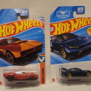 Hot Wheels 2-Car Set - Orange Ravenger S/T & Blue Ford Mustang GTD